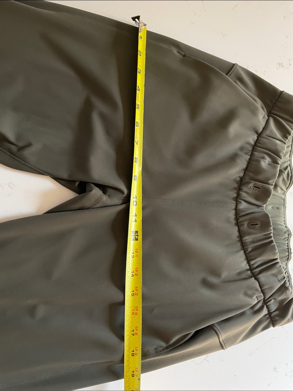 Lululemon On the Fly 7/8 Pant
Dark Olive, Women’s size 6 - Picture 11 of 12